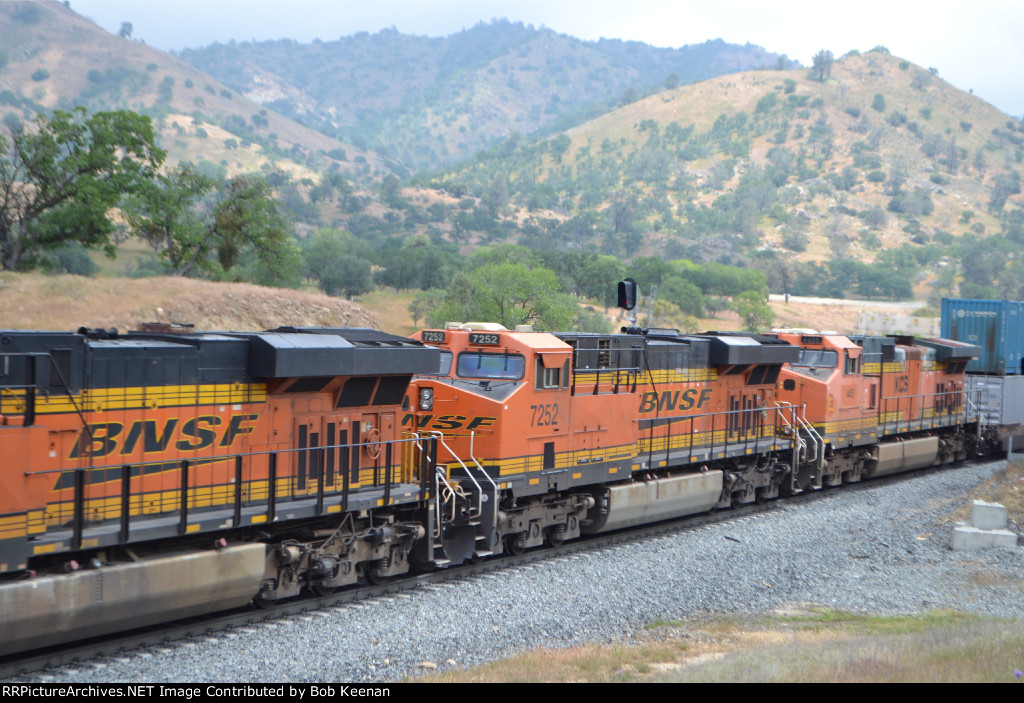 BNSF 7252